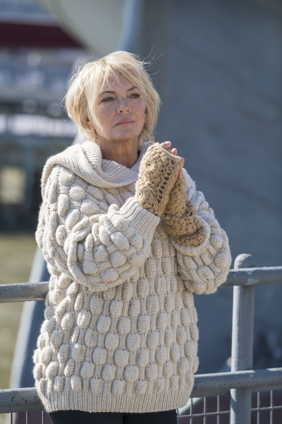 Daisy Fingerless Gloves